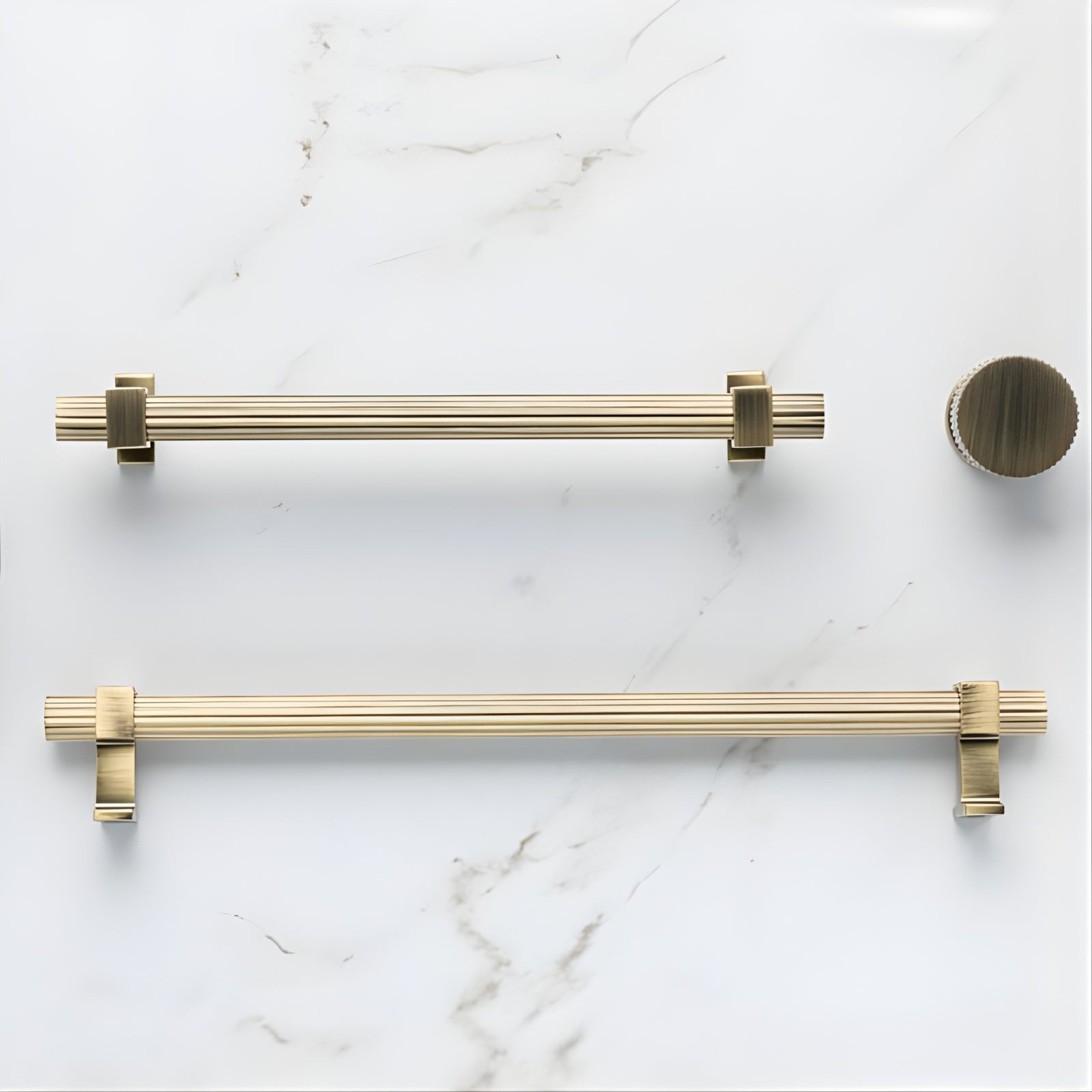 Momo Handles Ambrose Bar Pull Antique Bronze